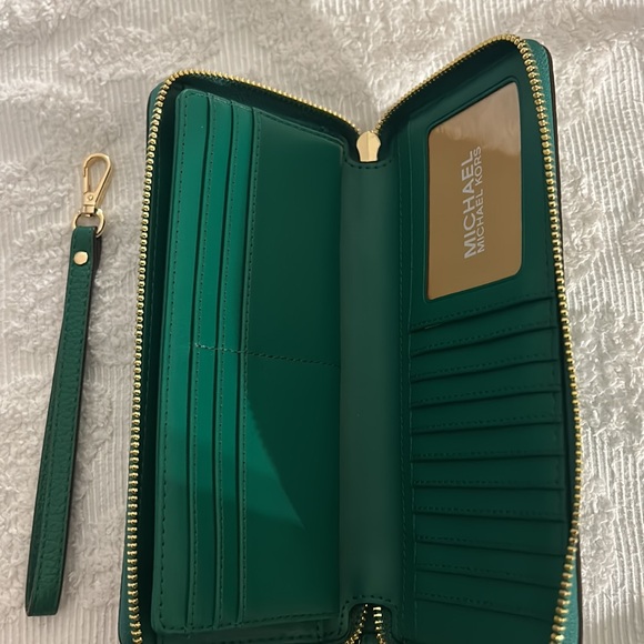 Kelly Green wallet set. Will separate - Picture 6 of 7